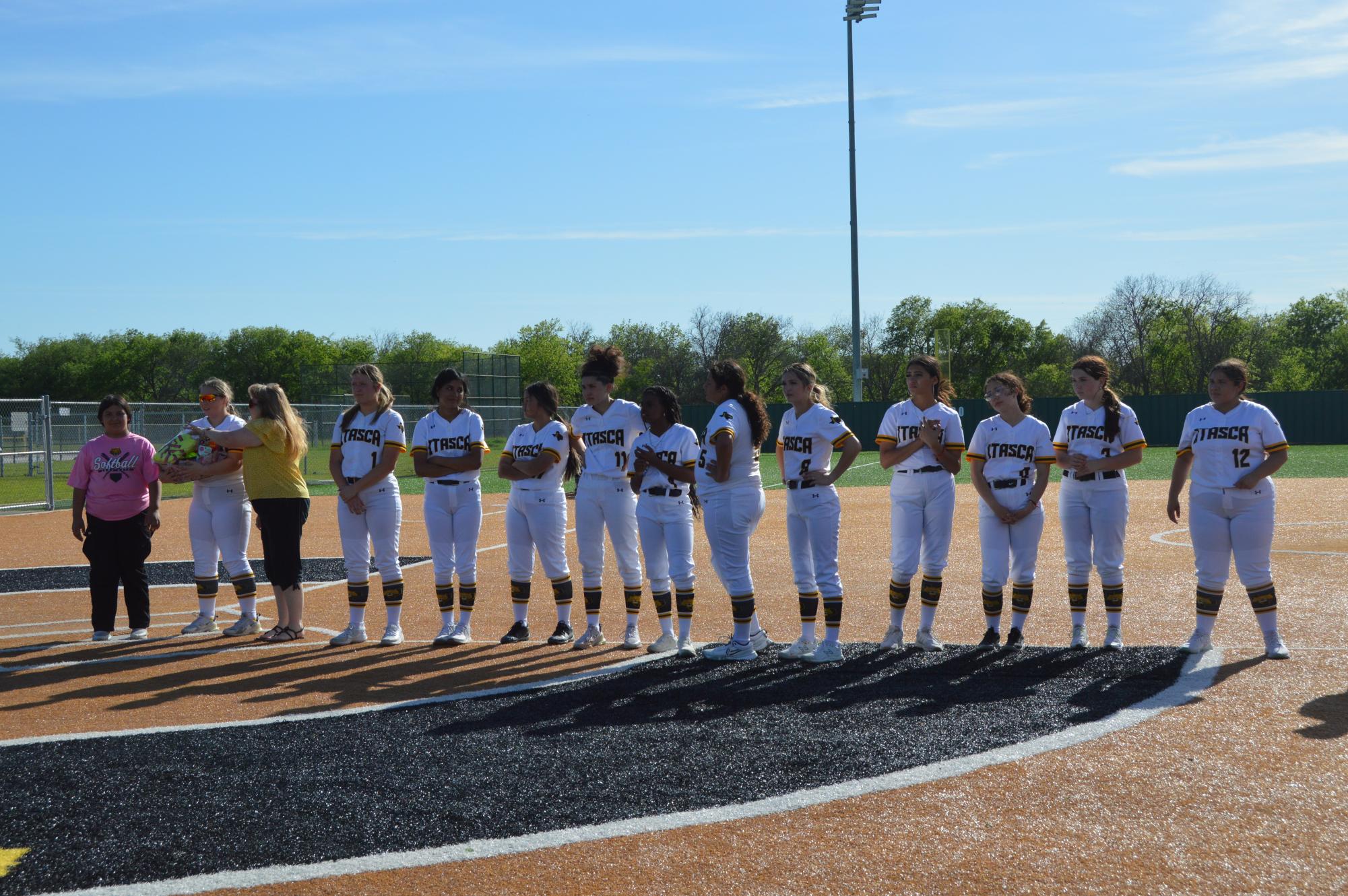 Itasca Softball vs Meridian Photo Gallery – The Paw Print Press