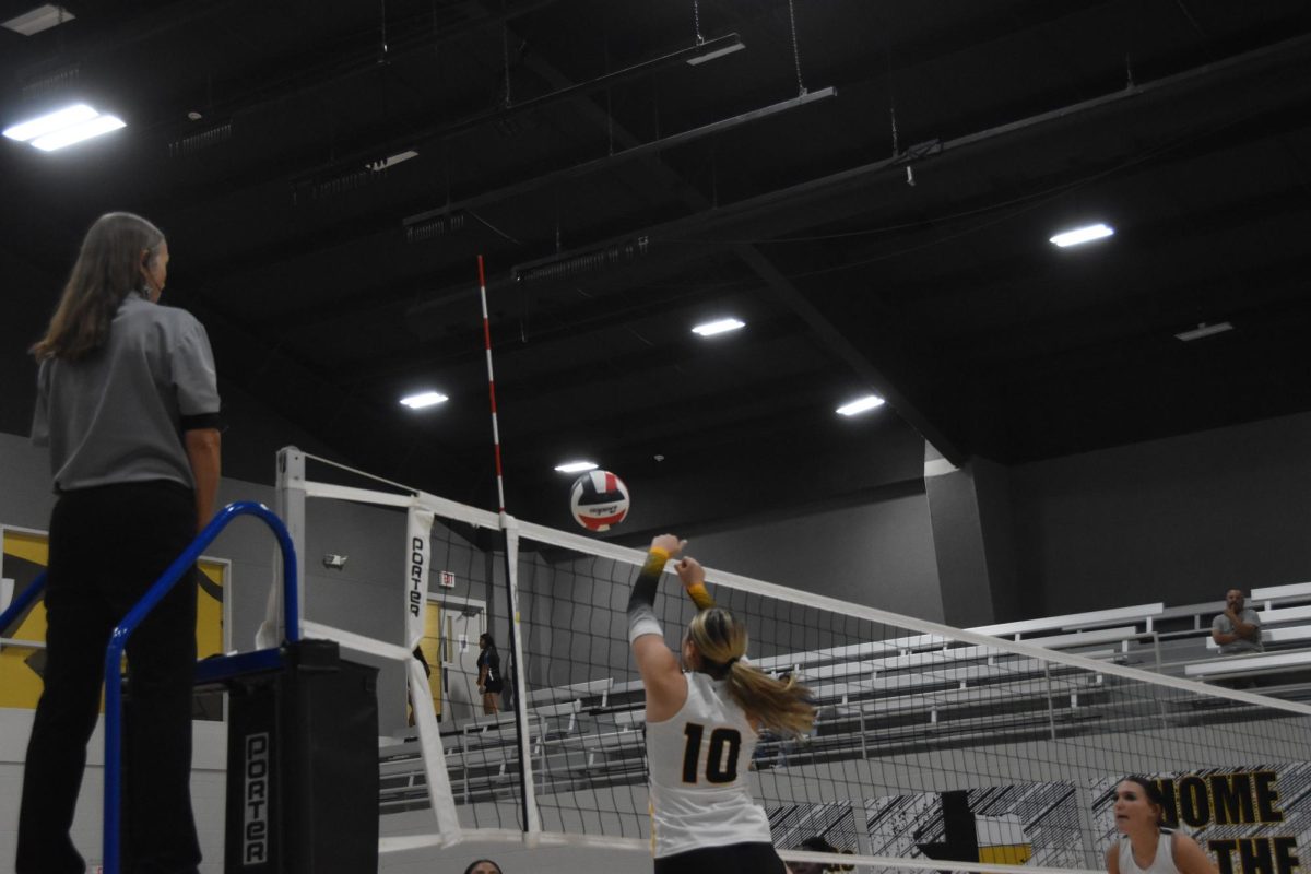 Itasca High School Lady Cats Vs Frost Polar Bears Volleyball Game