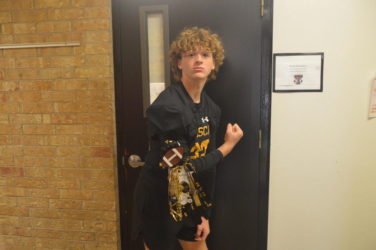 Spirit Week: Day 5- "Black & Gold"