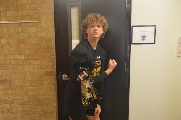 Spirit Week: Day 5- "Black & Gold"